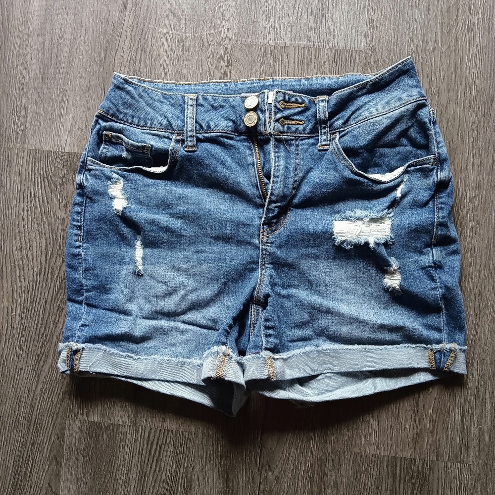 Women's distressed jean shorts, highrise, Size 7
